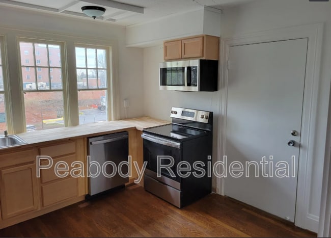 Photo - 423 W Cork St