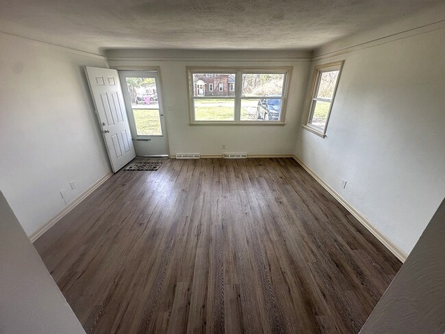 Photo - 43 Eleanor Ave