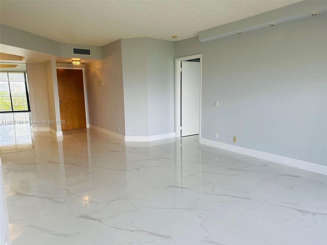 Photo - 3640 Yacht Club Dr Rental
