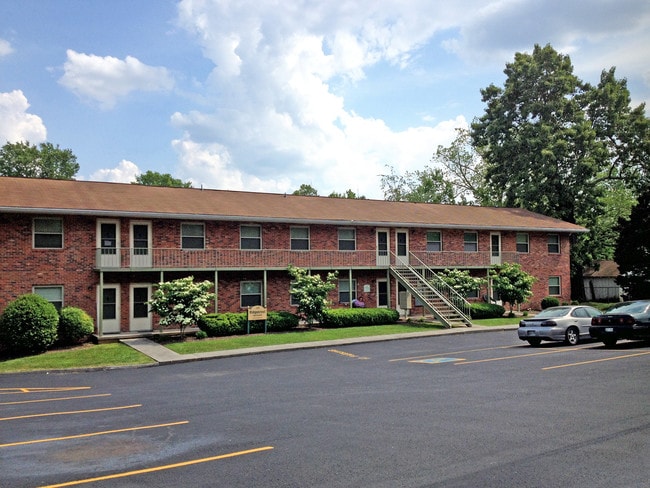 Ridgecrest Apartments - Ridgecrest Apartments