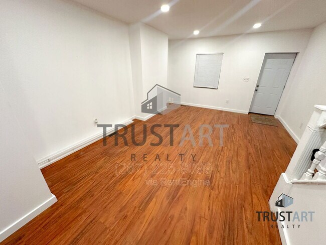 Photo - 5013 Parrish St