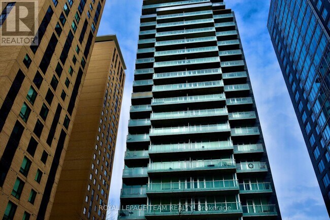 Photo - 111 Champagne Ave S Unit 902