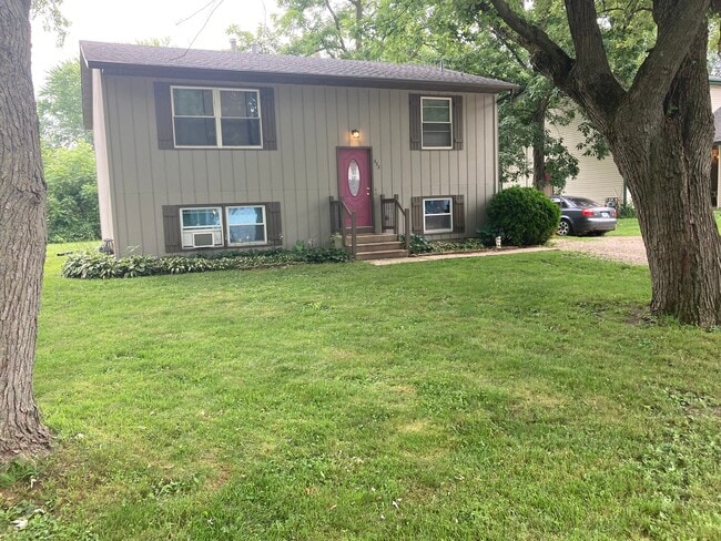 Building Photo - 332 Maplewood Dr Unit 332