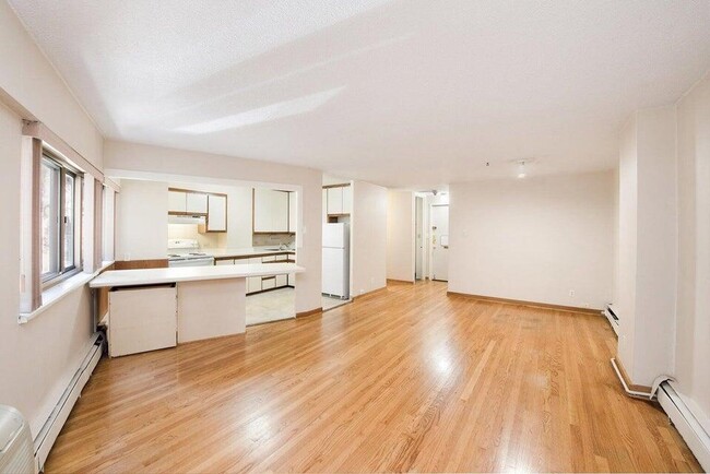 Photo - 1919 N Summit Ave