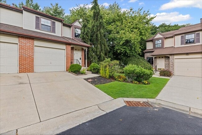 Photo - 100 Greensward Ln