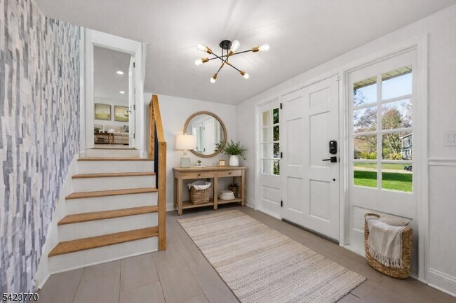 Photo - 27 Meadowview Rd