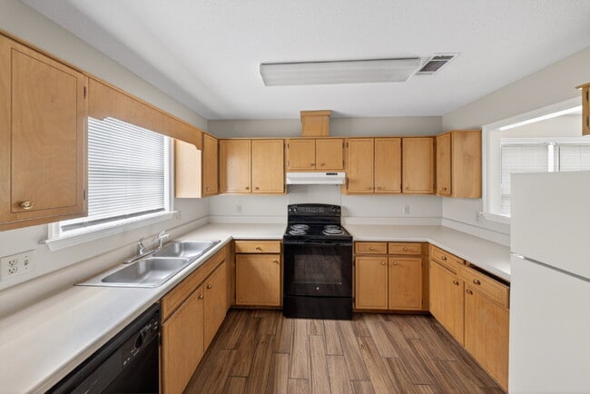 Photo - 1469 Green St Unit E2