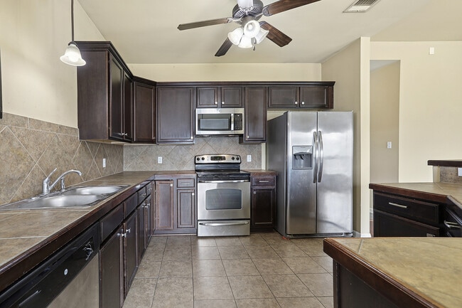 Photo - 17049 Jamestowne Dr