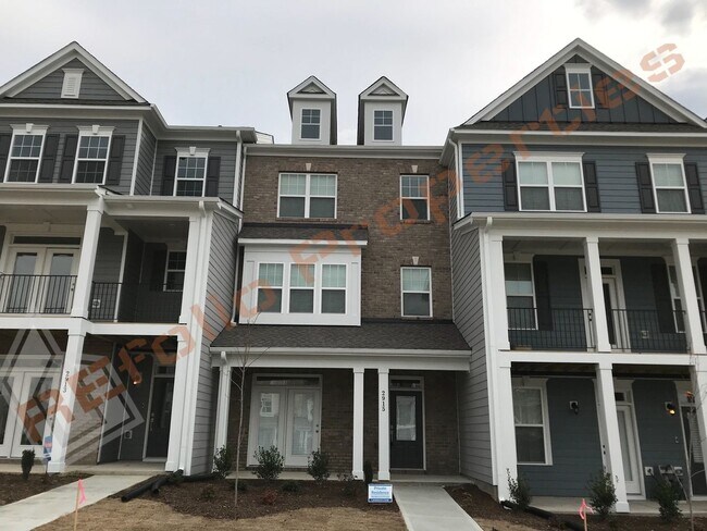 Beautiful 3 Story 4 Bedrooms 2 Car Garage ... - Beautiful 3 Story 4 Bedrooms 2 Car Garage ... Casa Adosada