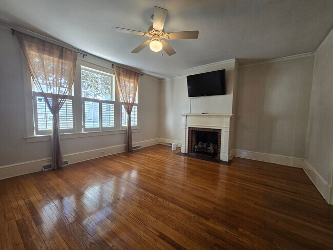 Photo - Beautiful Brick Home in Historic District of Edenton