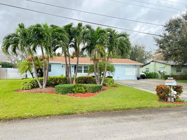 Photo - 1877 Meadow Ct