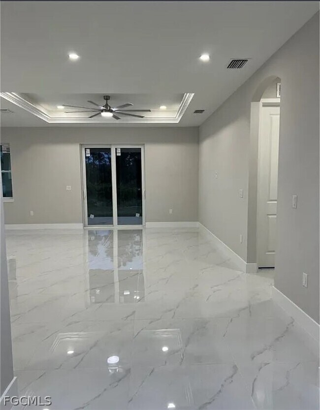 Photo - 2612 16th St W