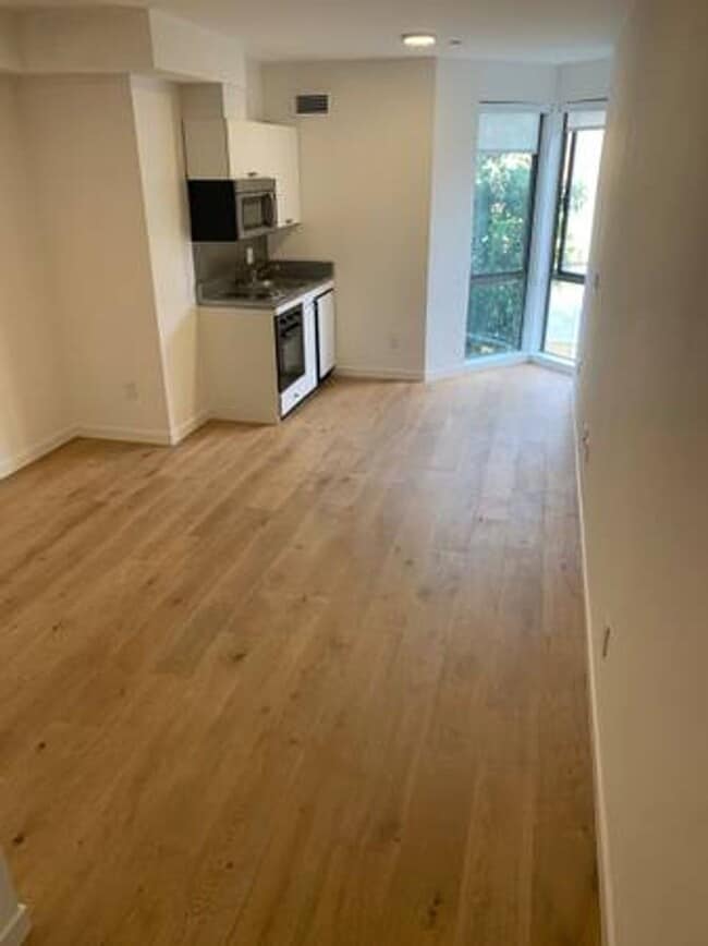 Photo - 1 Hill St Unit 202