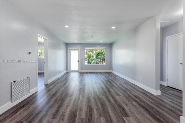 Photo - 326 SE 3rd Terrace