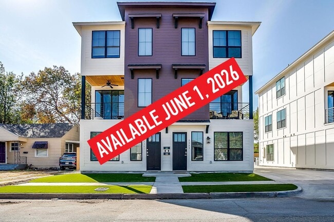 Building Photo - 2321 Benbrook Blvd