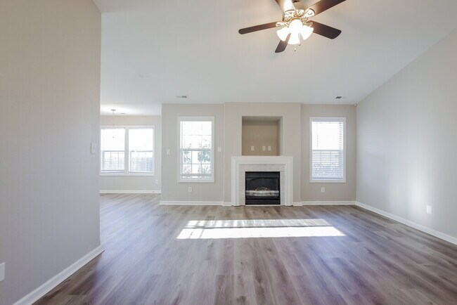 Photo - 2004 Sunlight Path Dr