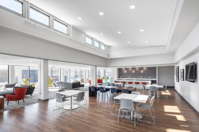 Photo - Skyview Downtown