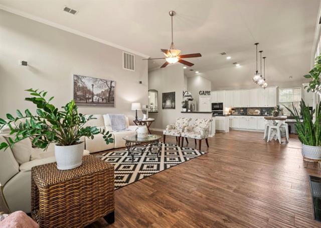 Photo - 2541 Sir Tristram Ln