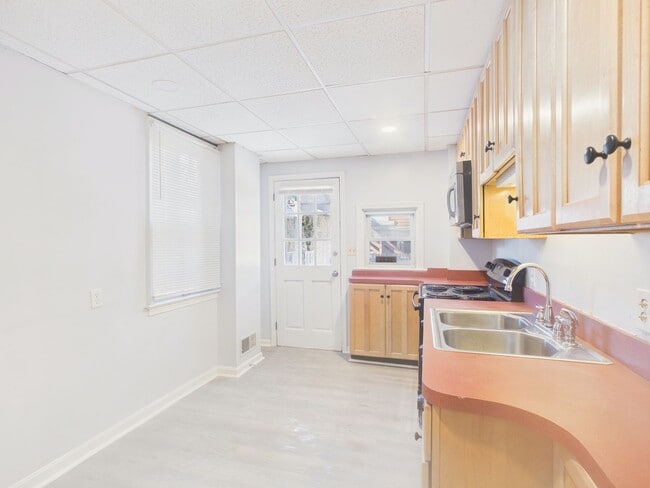 Photo - 2 Bedroom Single Family on Penn with Bonus Room