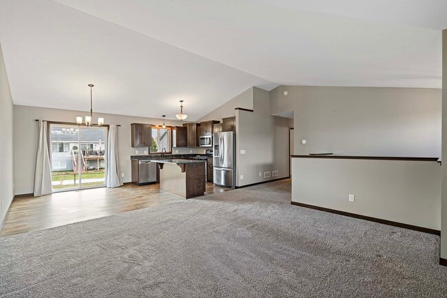 Photo - 7713 Lambert Cir NE