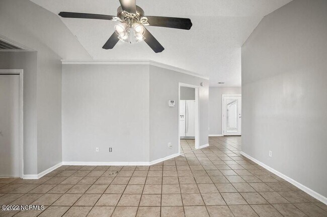 Photo - 424 Singletree Dr