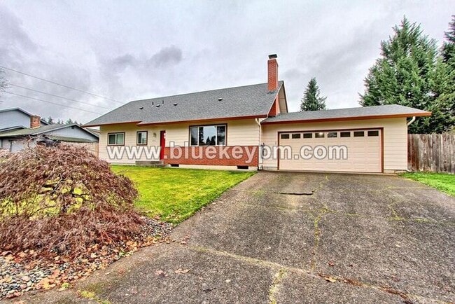 Photo - 5 Bed, 3 Bath Home in Orchards with Primary Bedroom on Main