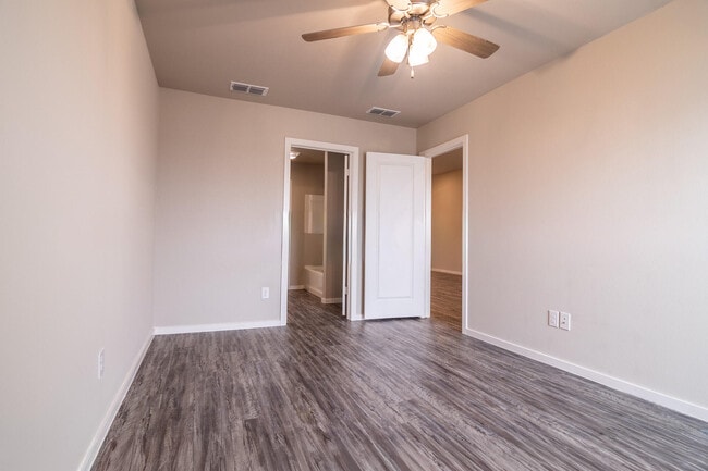 Photo - 2127 N Texas Ave