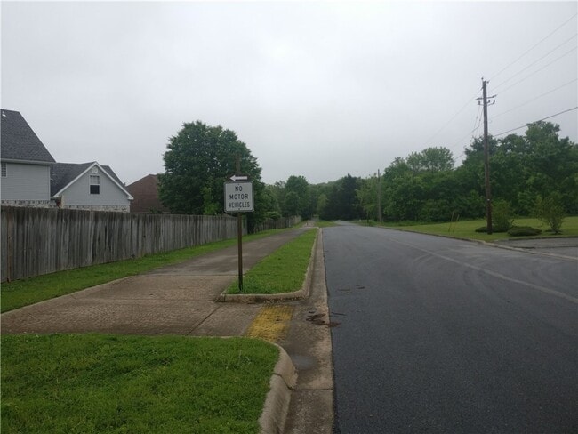 Photo - 2050 E Farr Ln