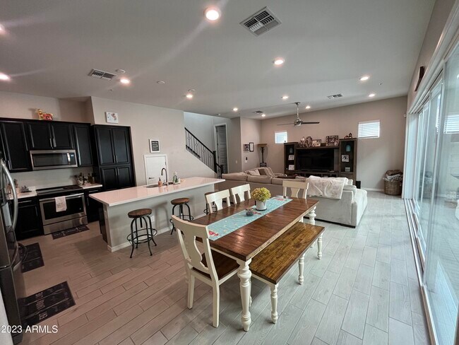 Photo - 1557 E Megan St