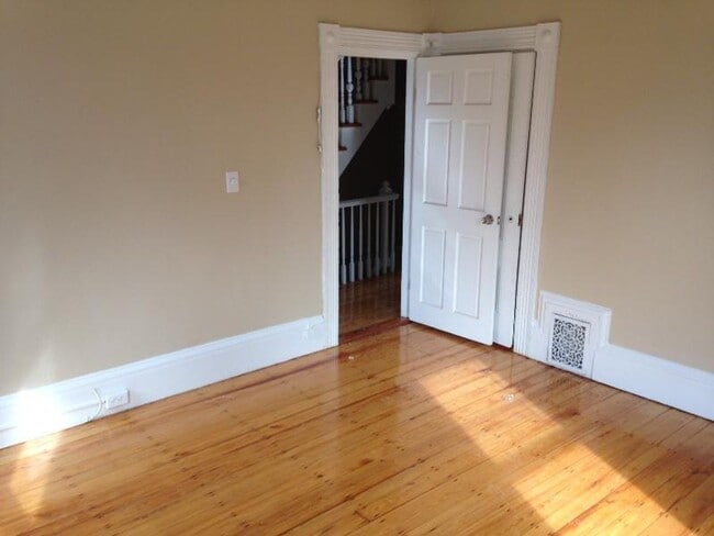 Photo - Charming 6 Bedroom House