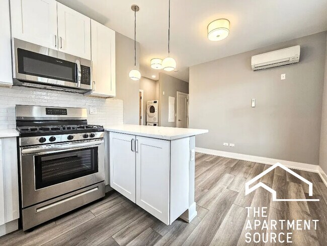 Photo - 3939 N Janssen Ave Apartments Unit w3