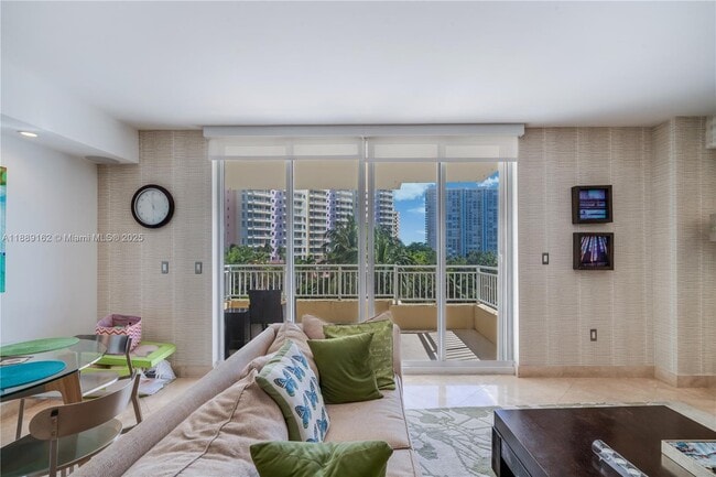 Building Photo - 765 Crandon Blvd Unit PH-12