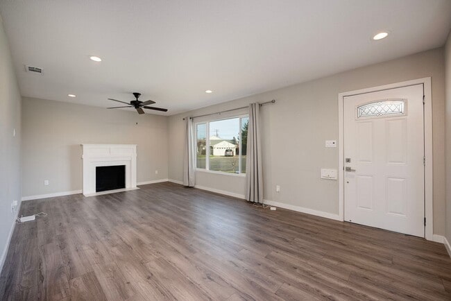 Photo - 4928 Carmen Wy