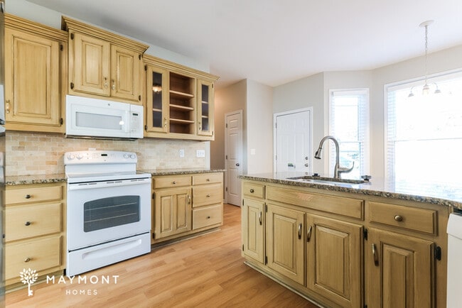 Photo - 1445 Windsong Park Dr NE