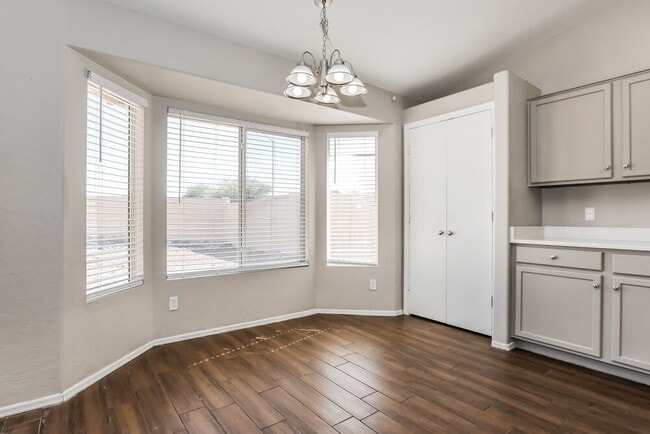 Photo - 523 N Bailey Cir