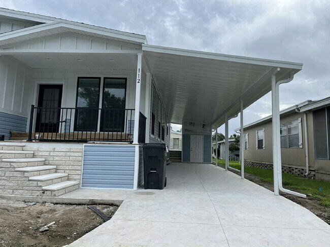 Photo - 112 Tahitian Dr