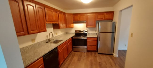 Building Photo - 8620 N Port Washington Rd Rental
