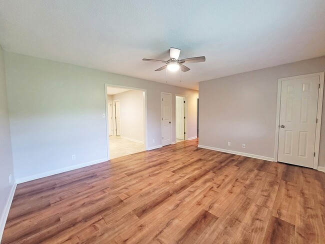 Photo - 8600 Reedy Creek Rd