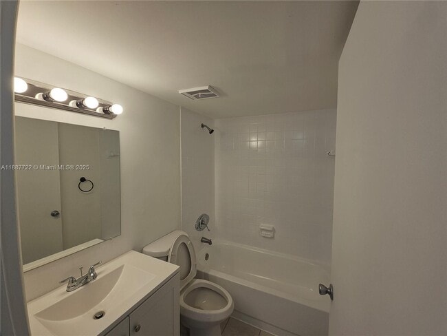 Photo - 7080 NW 179th St Unit 103