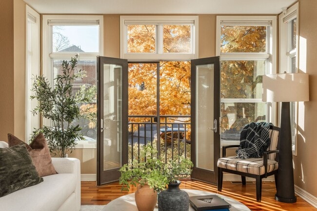 Photo - 1684 Fillmore St