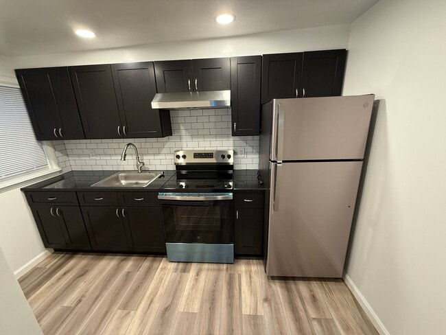 Photo - 1324 W Norwegian St Unit 1