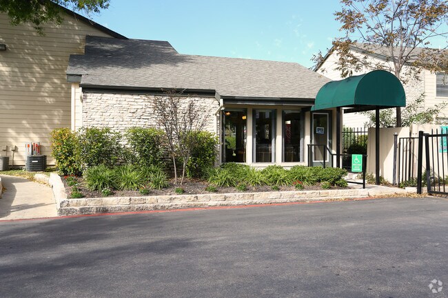 Pebble Creek Apartments For Rent in Austin, TX