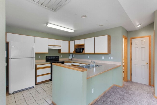 Photo - 4 Bedroom Townhome near campus