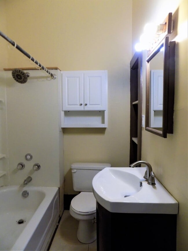 Photo - 56 E Burlington Ave Unit Apt. 01