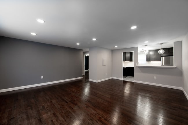 FULLY RENOVATED UNIT!!