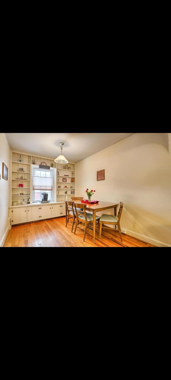 Photo - 563 E Frederick St