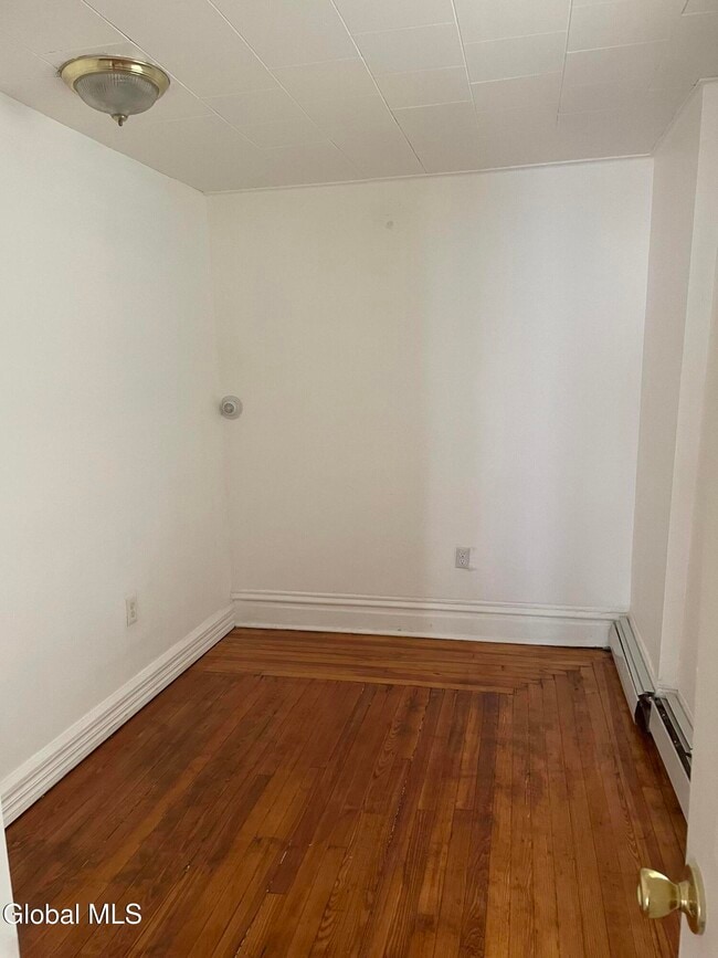 Photo - 225 Remsen St Unit 3rd flr
