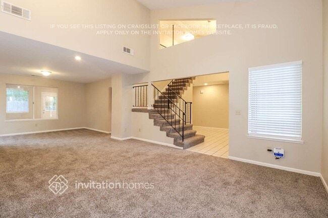 Photo - 710 E Jonquil Dr