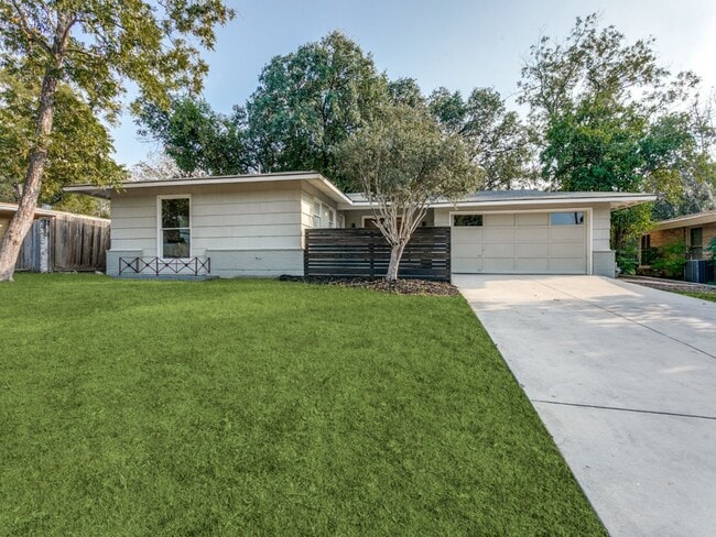 Photo - CHARMING MID-CENTURY RANCH HOME IN ALAMO H...