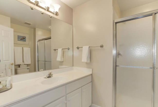 Photo - Affordable Spacious AND Convenient WALK to Metro.....?